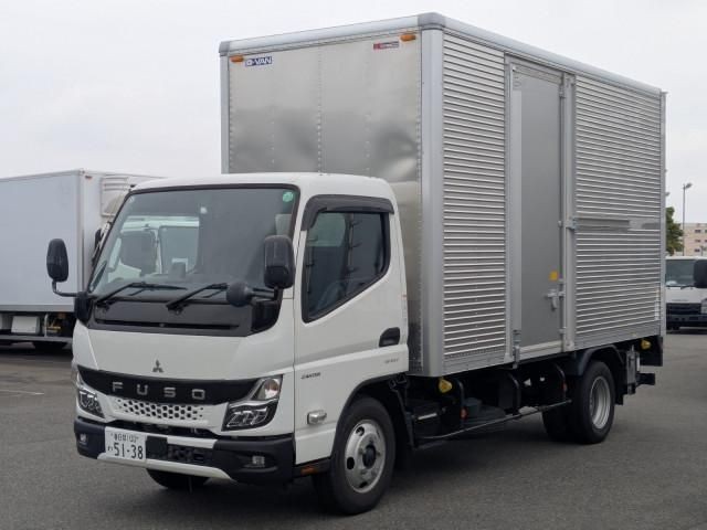 2023 Mitsubishi Canter T