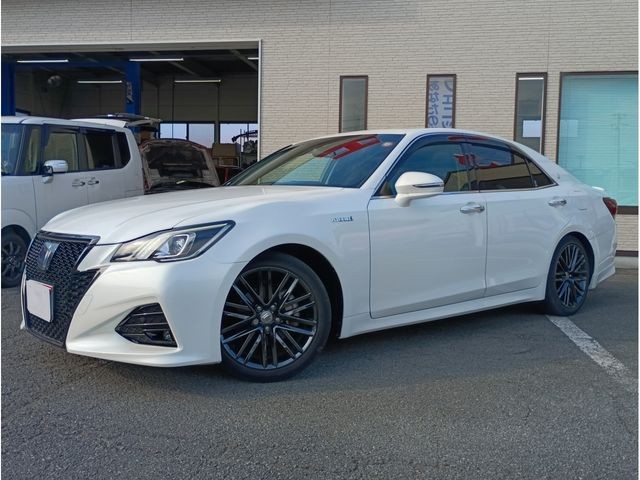 2017 Toyota Crown HV