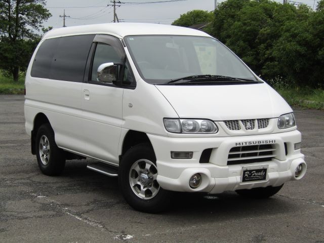 2005 Mitsubishi Super Great