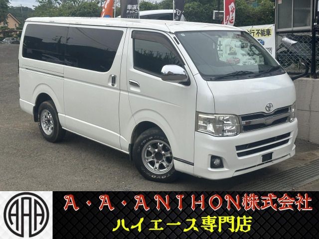 2011 Toyota Hiace V