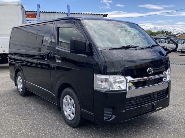 2022 Toyota Hiace V