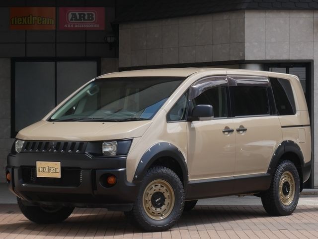 2011 Mitsubishi Delica D5