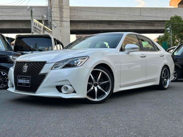 2013 Toyota Crown