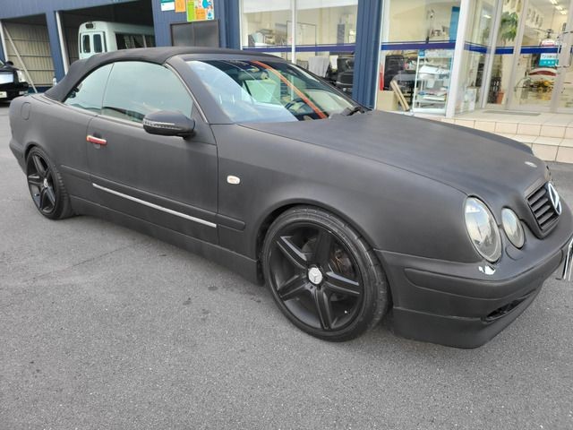 Mercedes-Benz CLK320