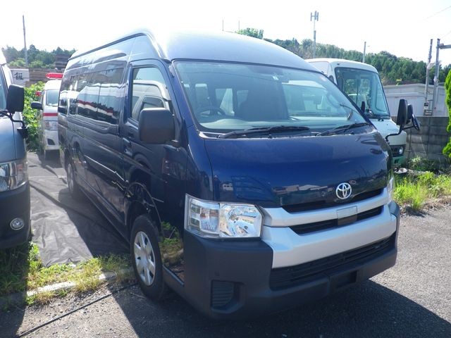 Toyota Hiace Commuter
