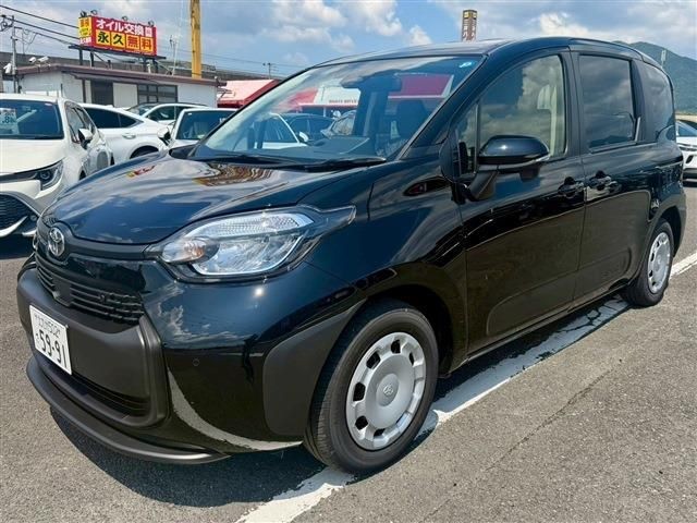 Toyota Sienta HV