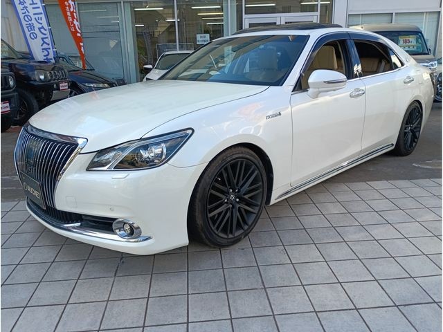 2013 Toyota Crown Majesta
