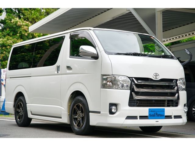 2016 Toyota Hiace V