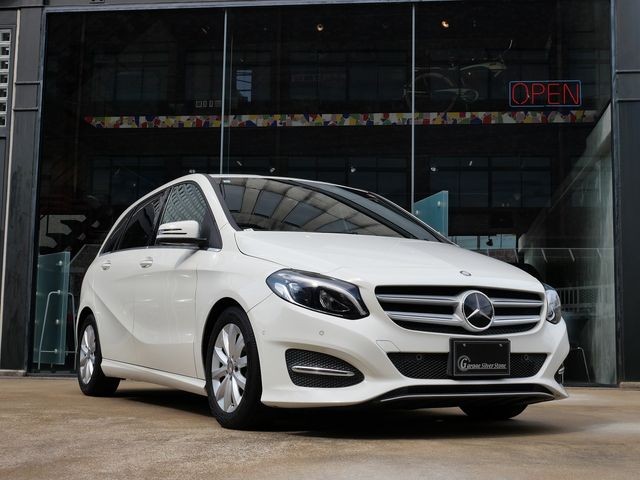 Mercedes-Benz B180