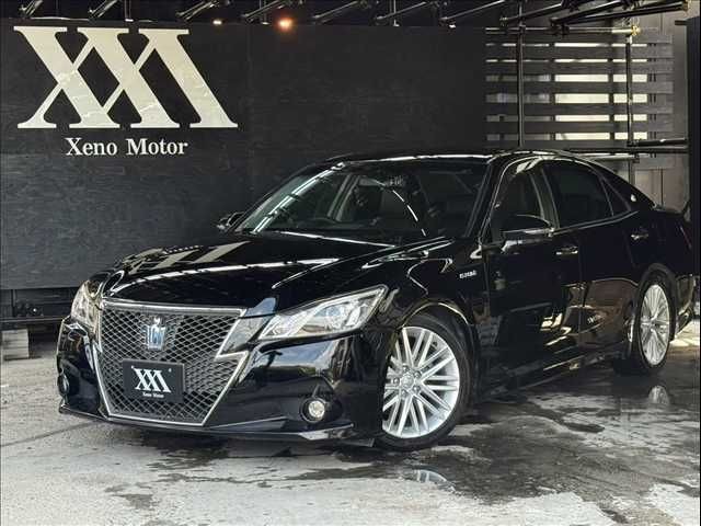2013 Toyota Crown HV