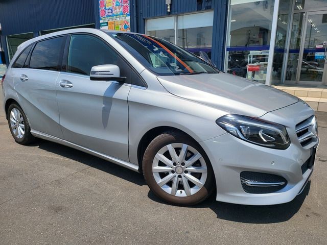 Mercedes-Benz B180