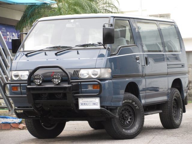 Mitsubishi Delica Wagon