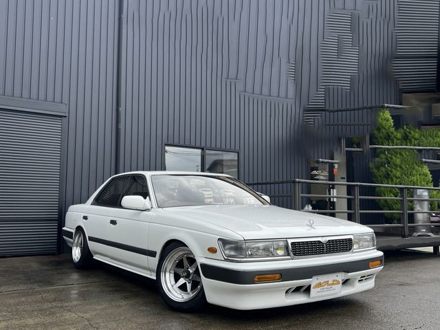 Nissan Laurel