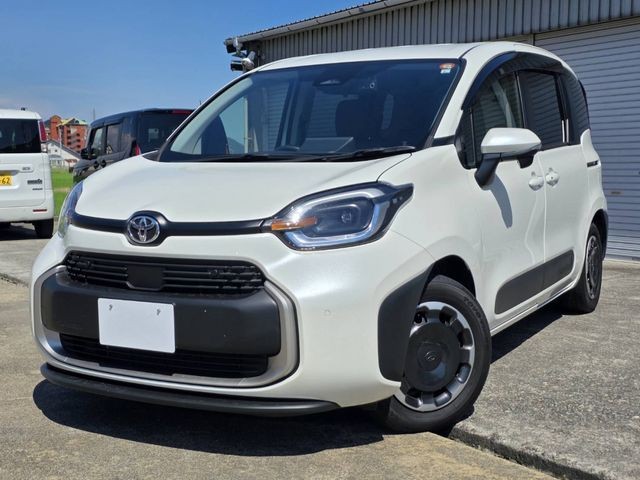 Toyota Sienta HV