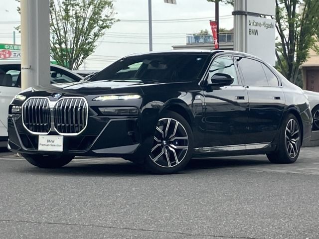 BMW I7