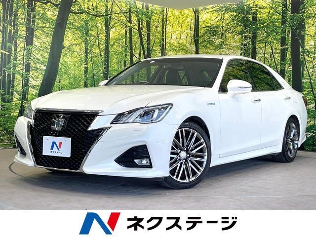 2016 Toyota Crown HV