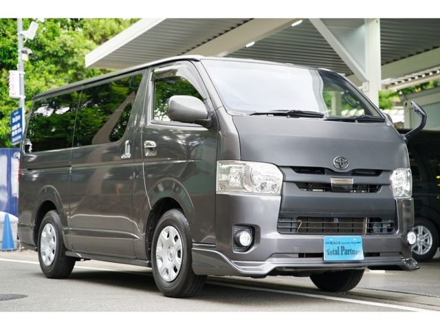 2020 Toyota Hiace V
