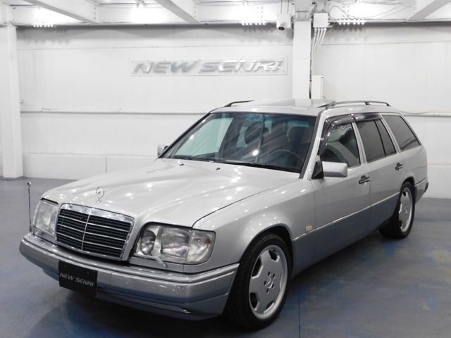 Mercedes-Benz E320