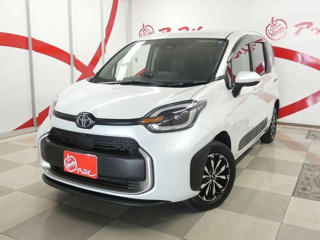 Toyota Sienta HV