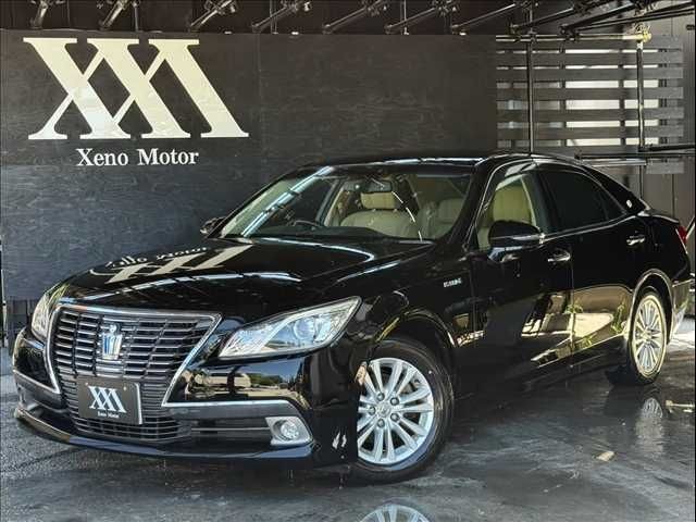 2013 Toyota Crown HV