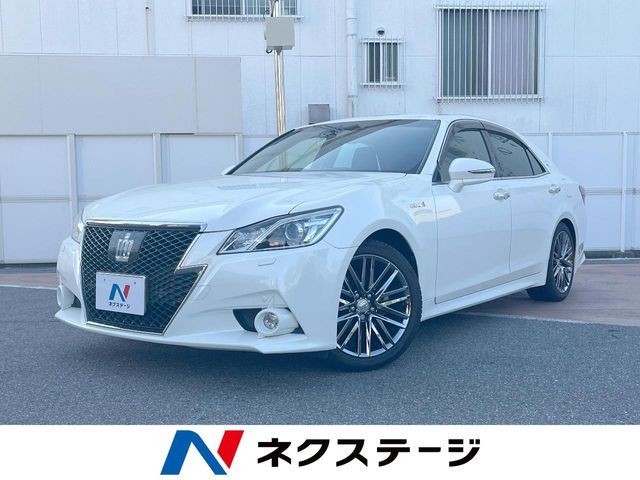2013 Toyota Crown HV
