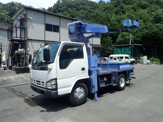 Isuzu ELF