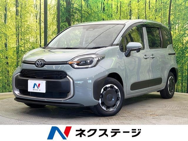 Toyota Sienta HV