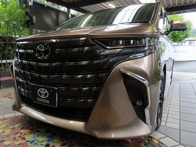 Toyota Alphard HV