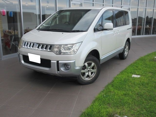 2013 Mitsubishi Delica D5