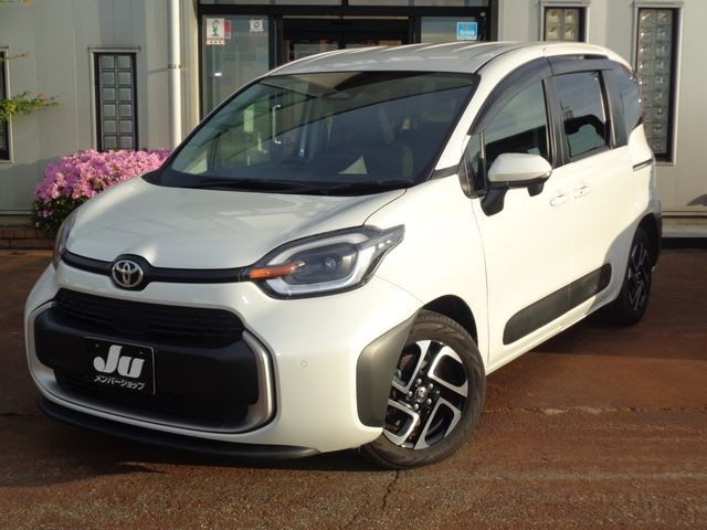 Toyota Sienta HV
