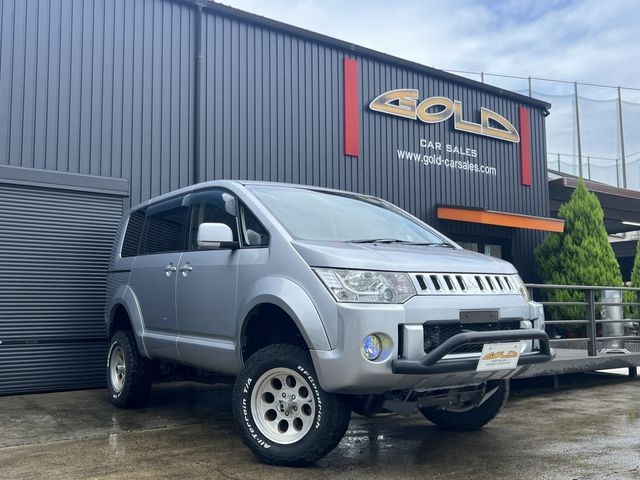 2016 Mitsubishi Delica D5