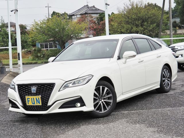 2020 Toyota Crown HV