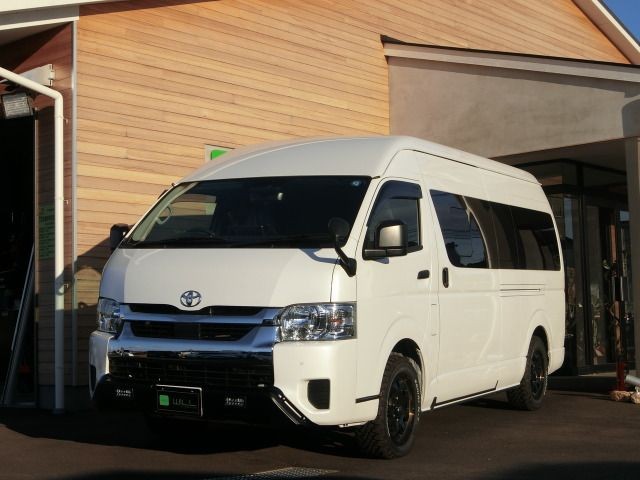 2022 Toyota Hiace V