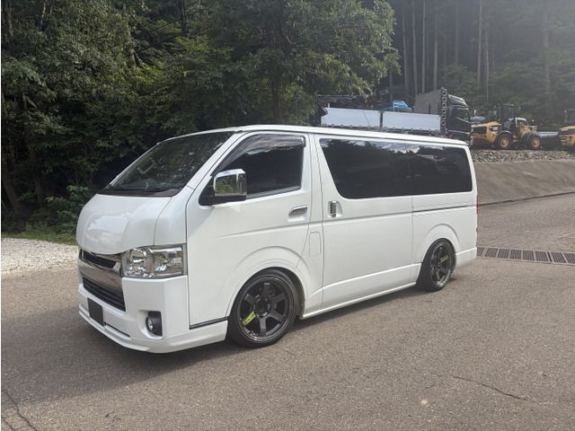 2015 Toyota Hiace V