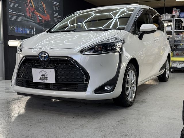2021 Toyota Sienta HV