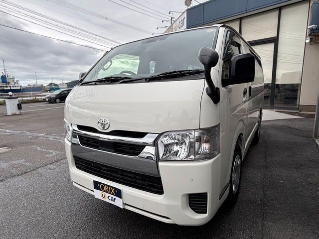 Toyota Hiace V