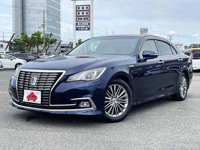 2016 Toyota Crown HV