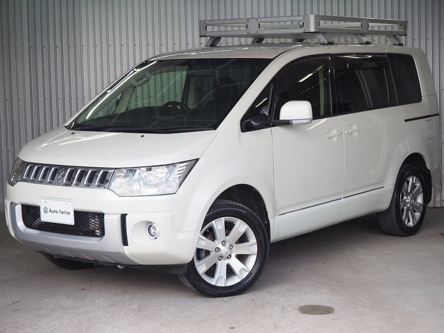 2016 Mitsubishi Delica D5