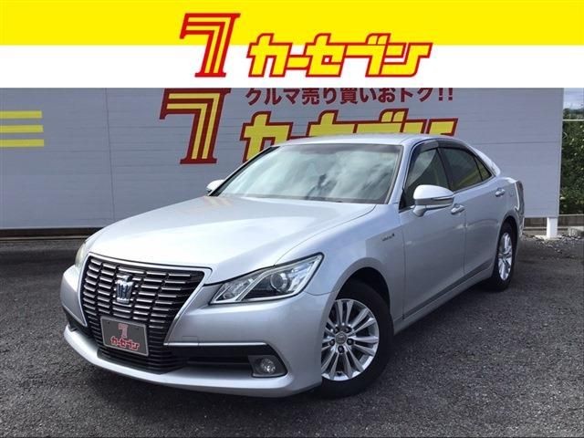 2013 Toyota Crown HV