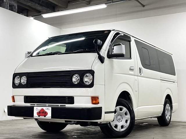 2022 Toyota Hiace V
