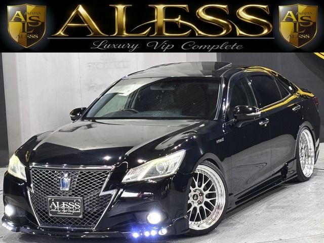 2013 Toyota Crown HV