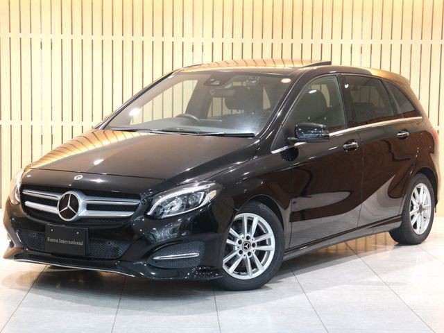 Mercedes-Benz B180