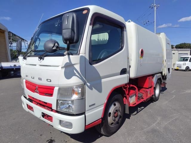 2015 Mitsubishi Canter T