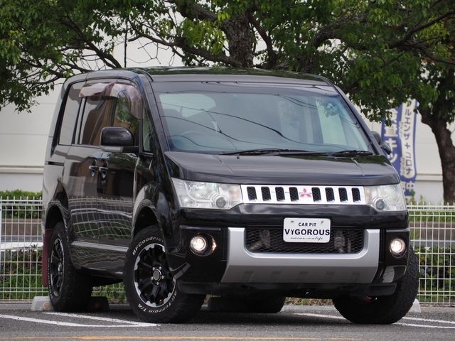 2015 Mitsubishi Delica D5