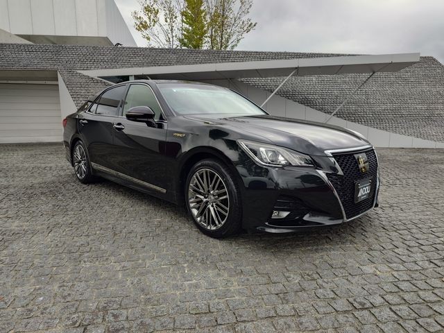 2015 Toyota Crown HV