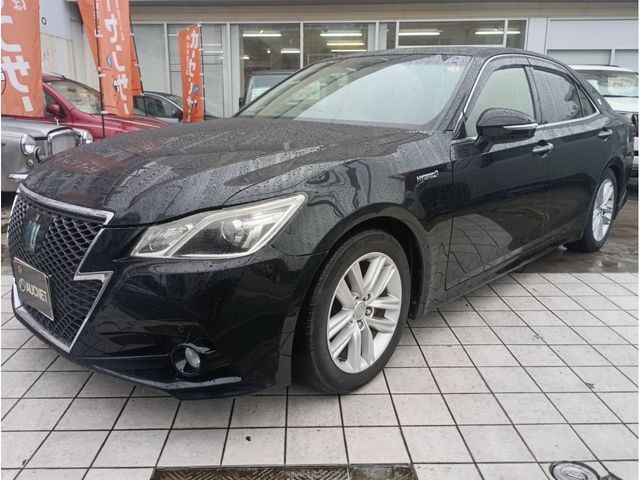 2013 Toyota Crown HV
