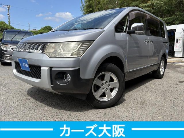 2011 Mitsubishi Delica D5