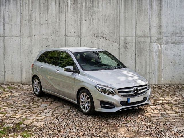 Mercedes-Benz B180