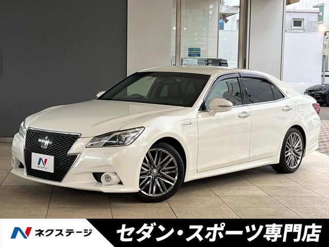2013 Toyota Crown HV