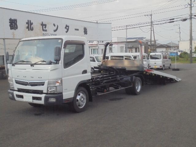 2017 Mitsubishi Canter T